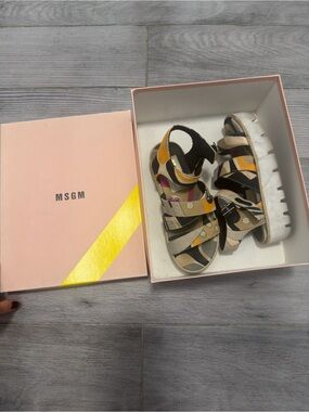 MSGM women’s Patterned Platform Sandals in Yellow, Black, Tan and Cream